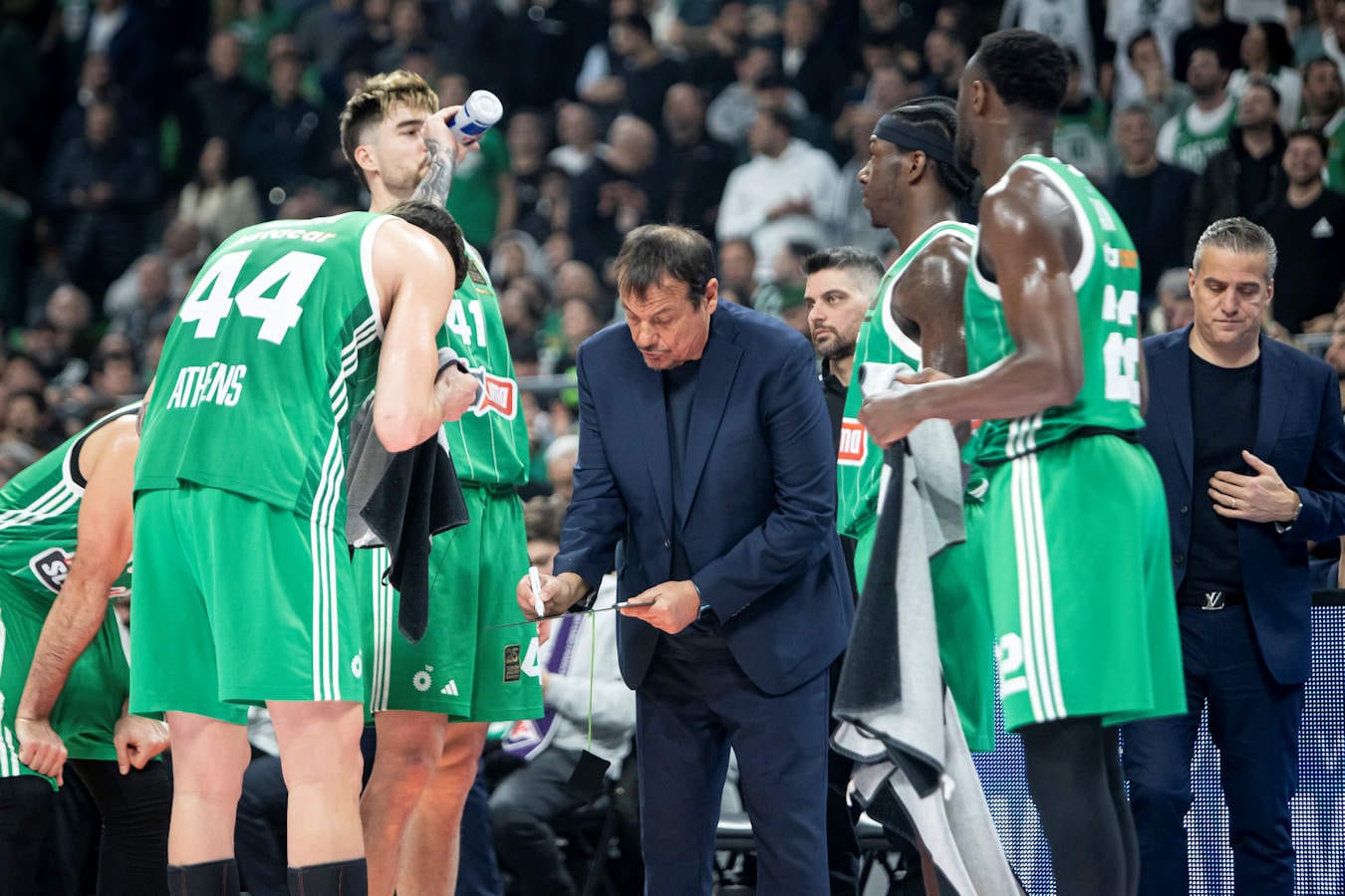 Euroleague : Ergin Ataman est le coach ayant reçu le plus de fautes techniques
