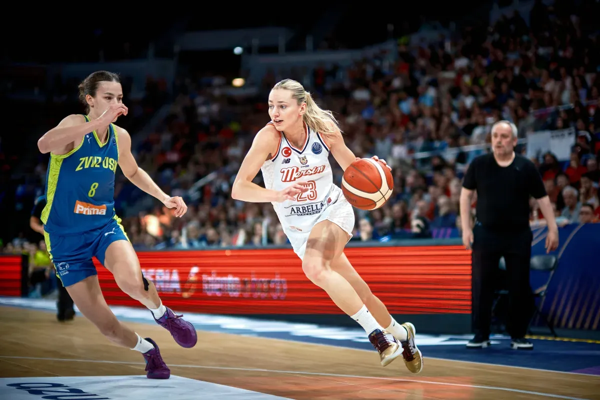 Valériane Ayayi et Prague vainqueurs de l'Euroleague !