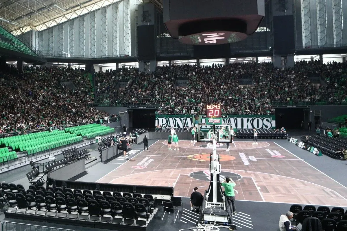 11 000 supporters du Panathinaikos présents pour un entraînement !