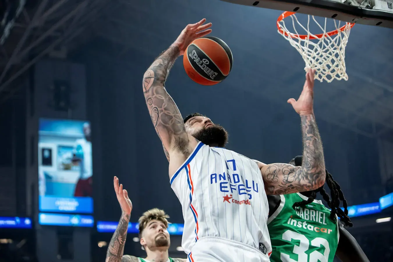 Euroleague : L'Anadolu Efes renverse le Panathinaïkós dans un match fou