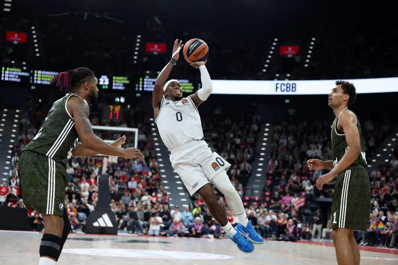 Tiago Splitter : "Dans sa lecture du jeu, TJ Shorts est du même niveau que Tony Parker"