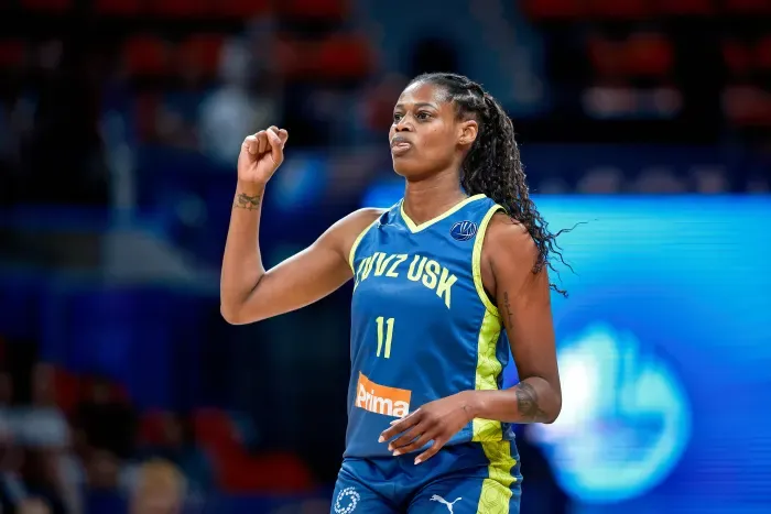 Euroleague féminine : Valériane Ayayi (Prague) élimine Janelle Salaün (Schio)