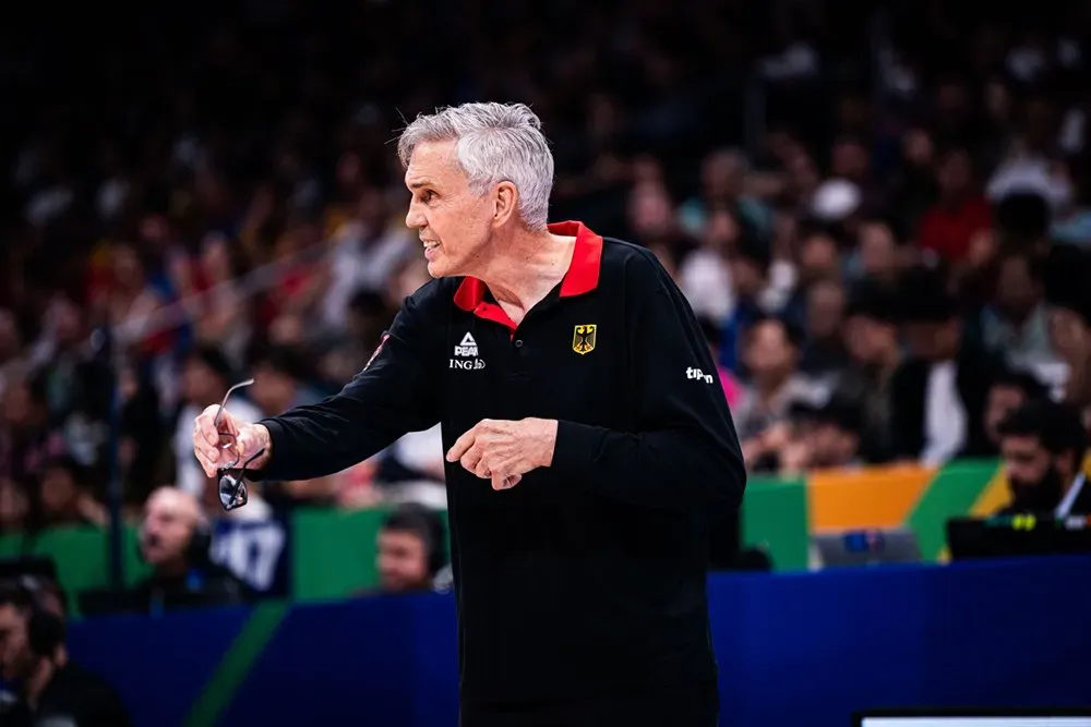 Gordon Herbert est le nouveau coach du Canada