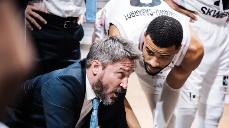 Gianmarco Pozzecco (ASVEL) critique l’arbitrage : « Un coup de sifflet pareil, je ne peux pas comprendre »