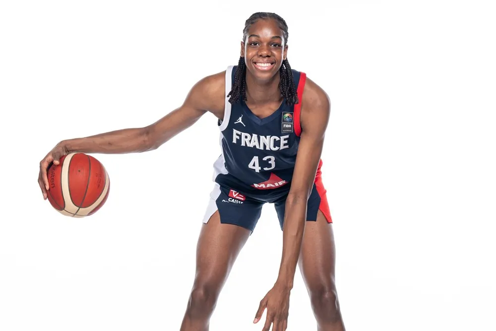 L’éponge Dominique Malonga : “Être numéro un de la draft WNBA n’est pas ...