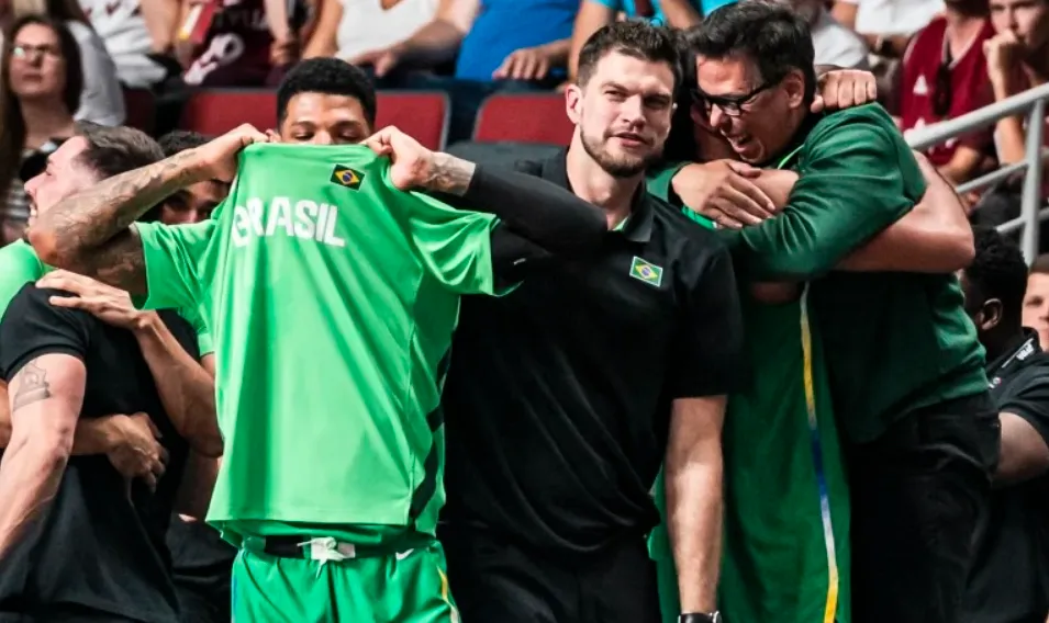 Tiago Splitter (assistant-coach du Brésil) : "Nous devrons jouer vite pour battre la France"