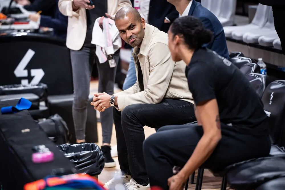 Les Bleus racontent la légende Tony Parker