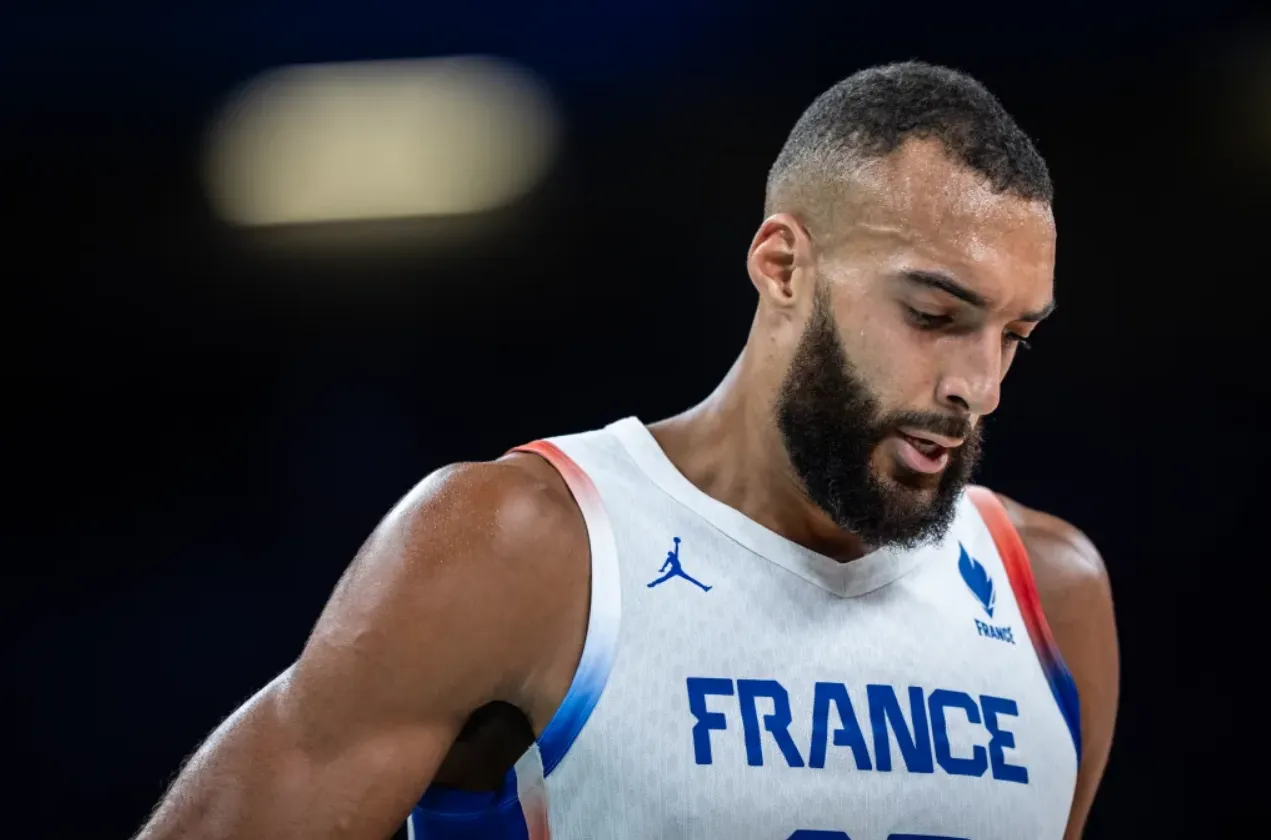 Chronique - L'équipe de France aux Jeux Olympiques de Paris : une claque avant la fessée ?