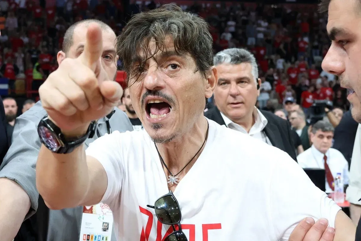 Le président du Panathinaikos interdit de salle pendant dix mois