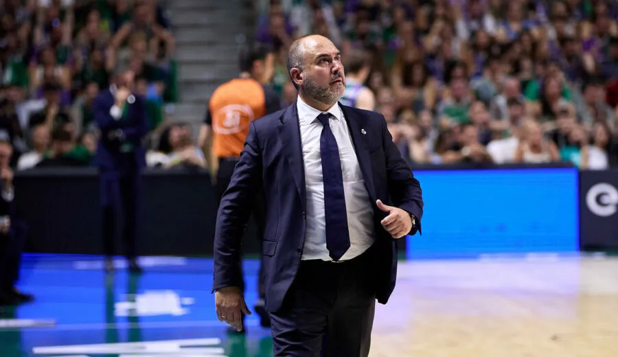 Chus Mateo (Real Madrid) : "Jamais, que je perde ou que je gagne, je ne parlerai d'arbitrage"