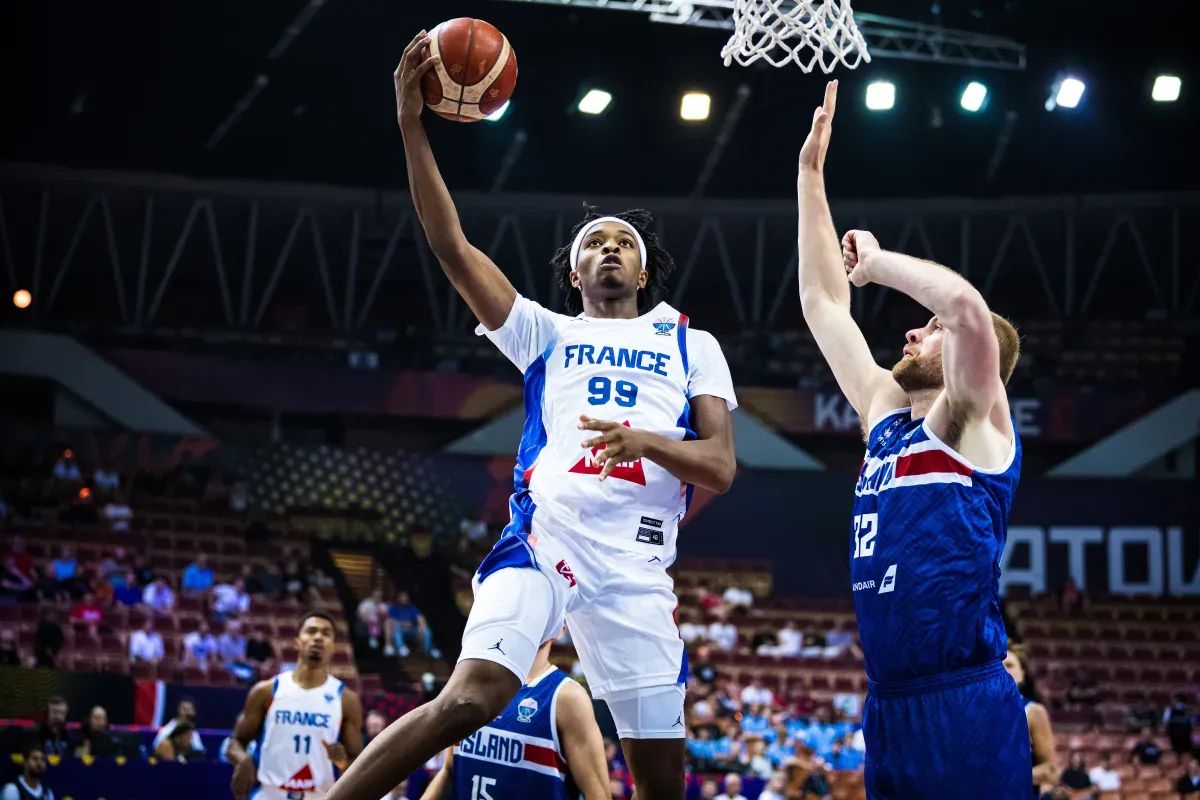+40 : Large vainqueur de l'Islande, la France a bien préparé son 8e de finale