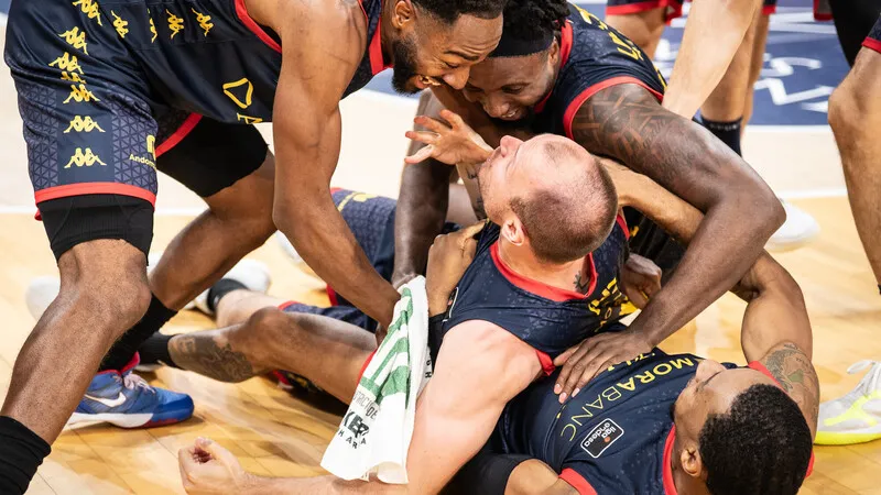 Buzzer-beater de l'autre bout du terrain, Yves Pons déterminant, la folle soirée d'Andorre