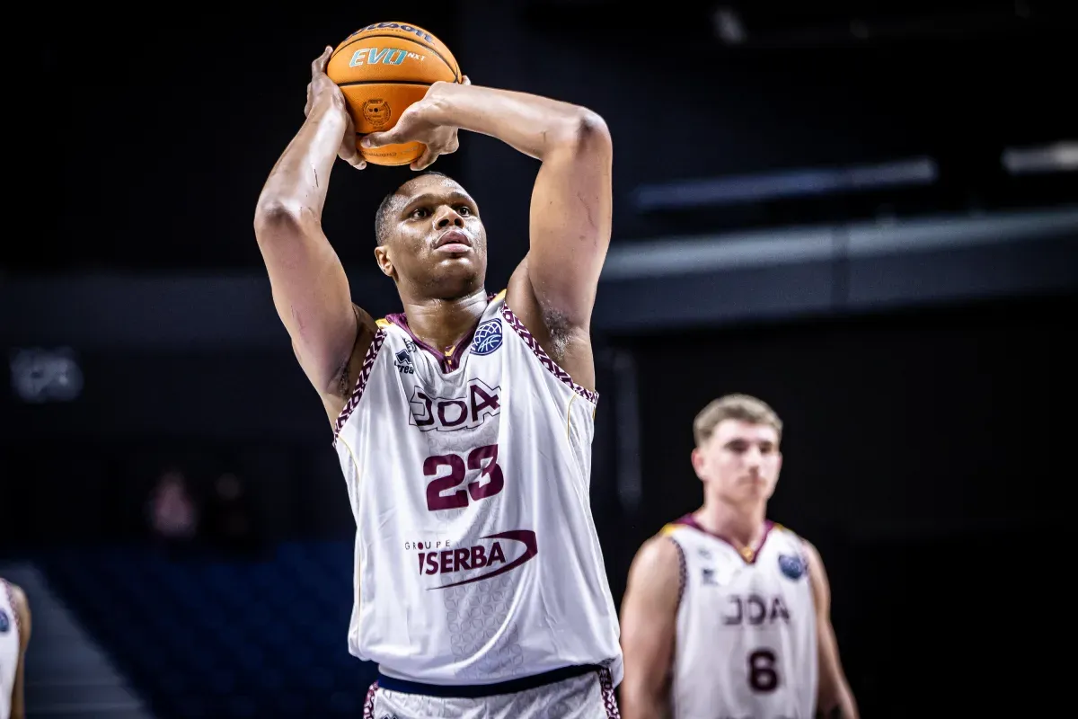 L'ancien Dijonnais Vitalis Chikoko signe dans son club, au Zimbabwe