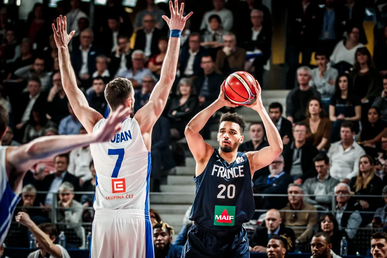 Amine Noua, trois ans de plus à l'Aris Salonique