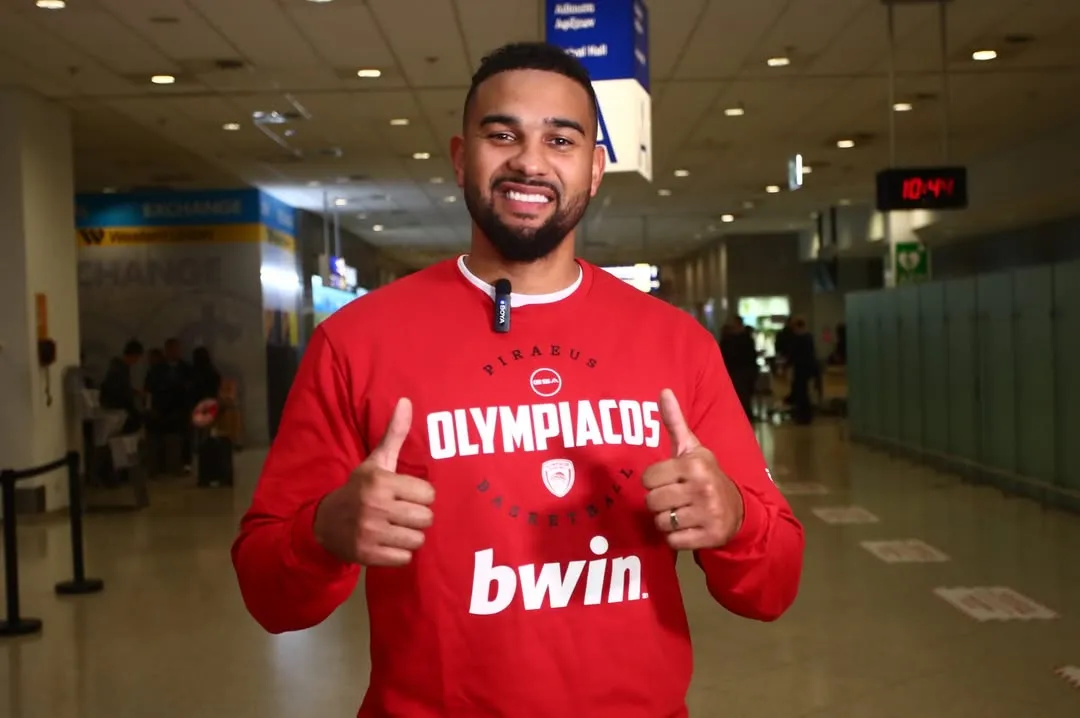 À l'Olympiakos, Cory Joseph est déjà apte à disputer l'Euroleague