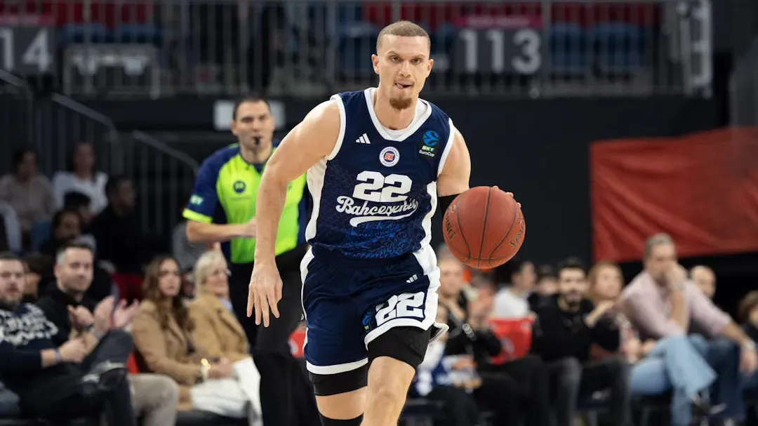 Vidéo : Malachi Flynn crucifie Aris en Eurocup