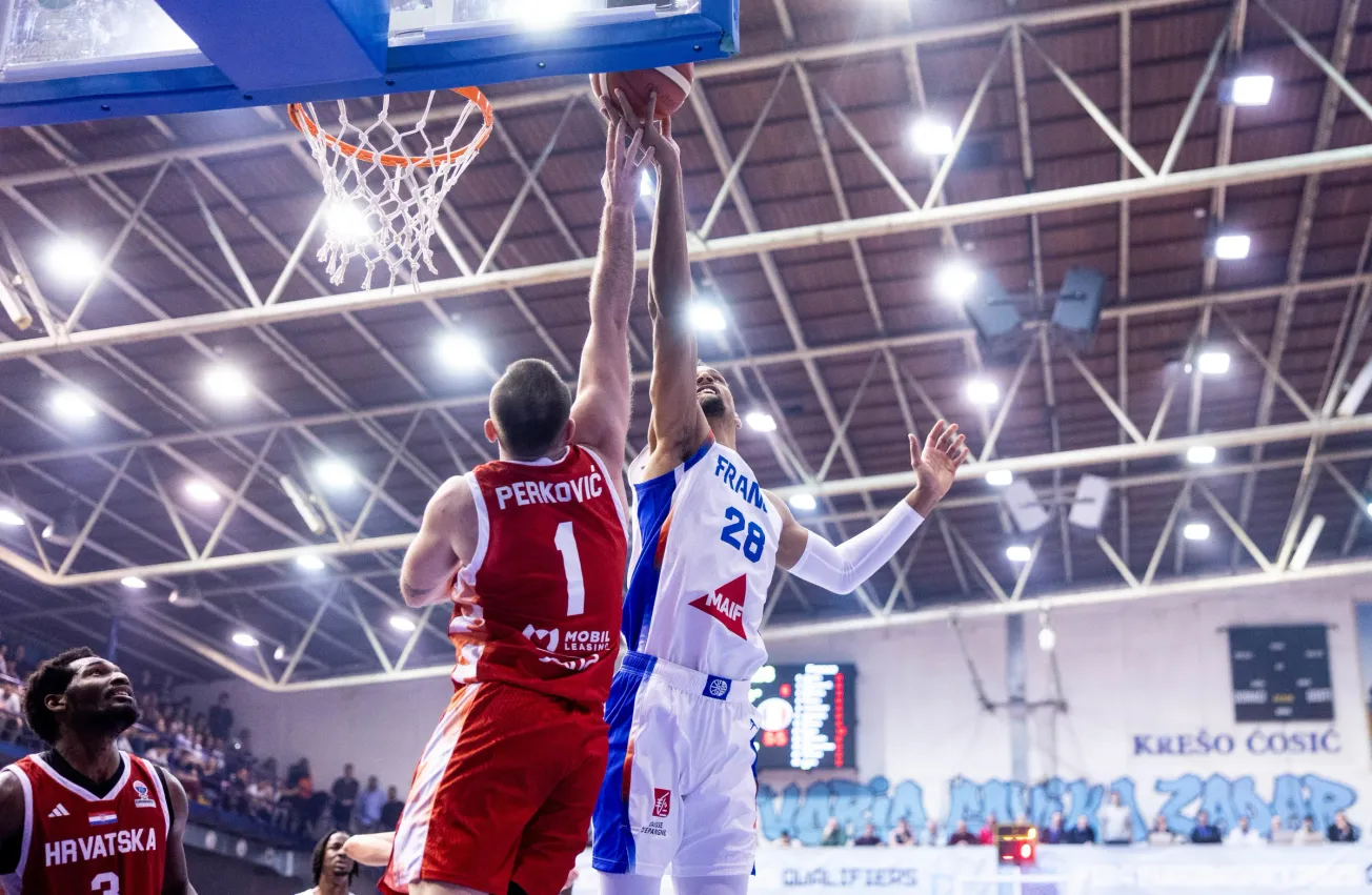 Equipe de France : Petr Cornelie remplace Mathis Dossou Yovo