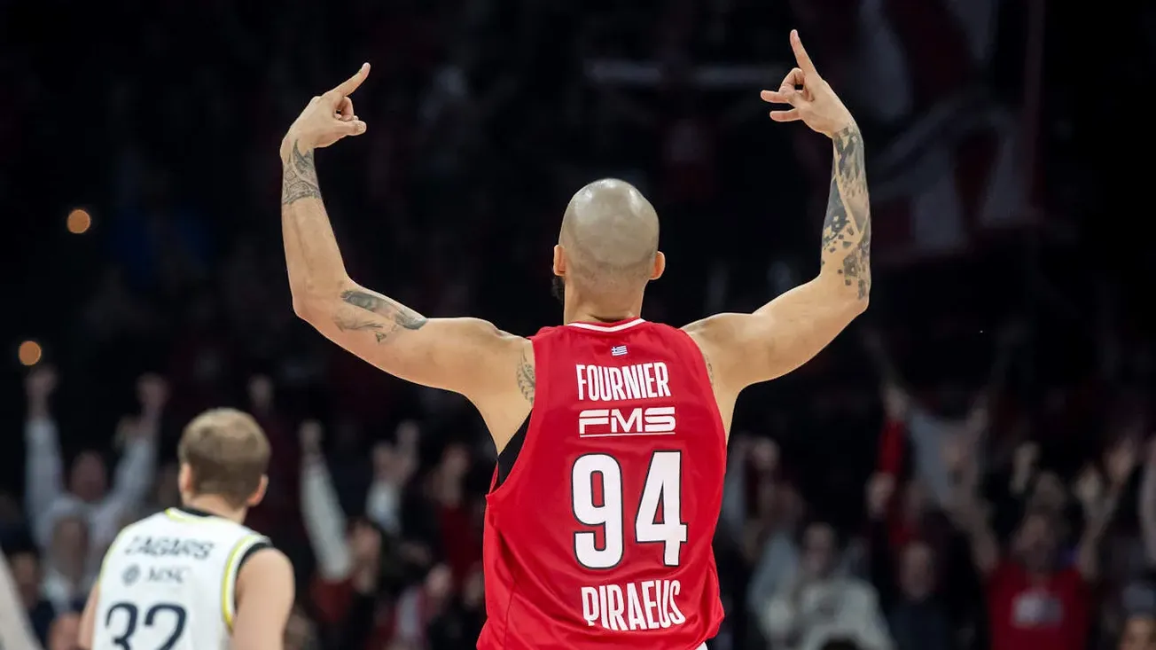 Un Evan Fournier record porte l'Olympiakos contre Fenerbahçe