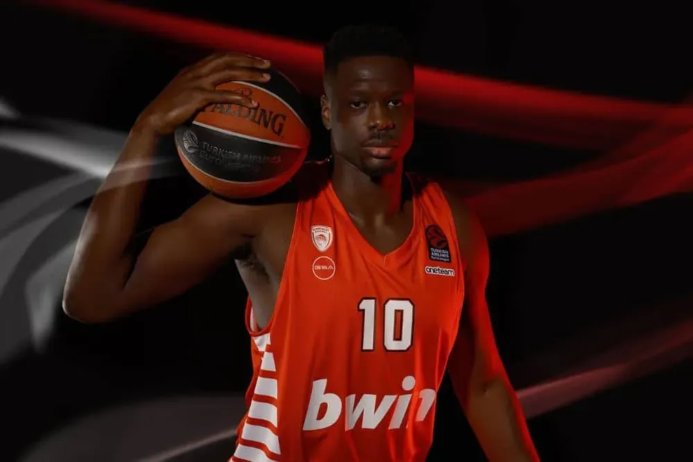 Moustapha Fall a enfin repris l'entraînement avec l'Olympiakos