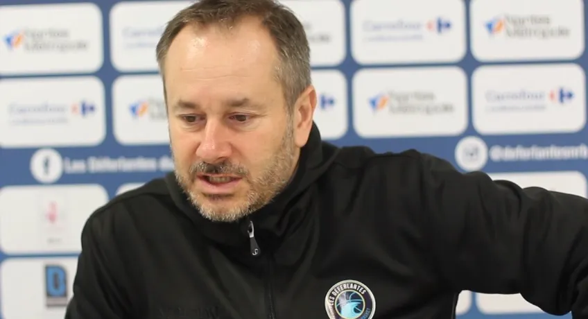 LFB: Emmanuel Coeuret n’est plus le coach de Nantes-Rezé