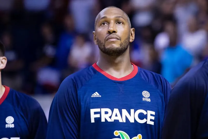 Vincent Collet et la retraite de Boris Diaw: « Pour toutes ces années ensemble, plutôt que le remercier, je dirais juste que c’était génial ! »