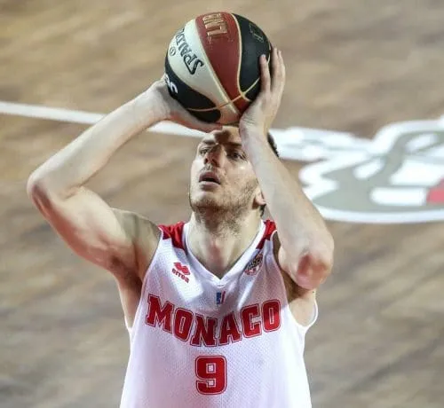 61-77: Le gros bouillon de Monaco à Boulazac