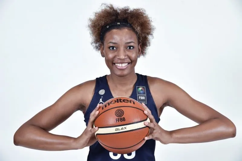 Diandra Tchatchouang à la rencontre des jeunes basketteuses à Drancy en septembre