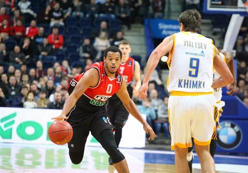 Jeep® ÉLITE : Fos-sur-Mer engage Corey Fisher