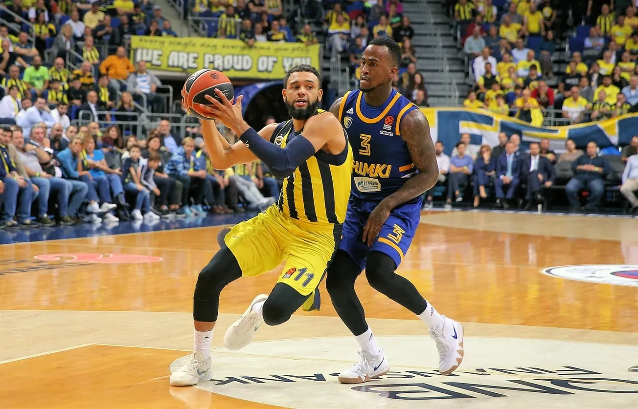 Fracture du tibia pour Tyler Ennis (Fenerbahce), le club cherche un remplaçant