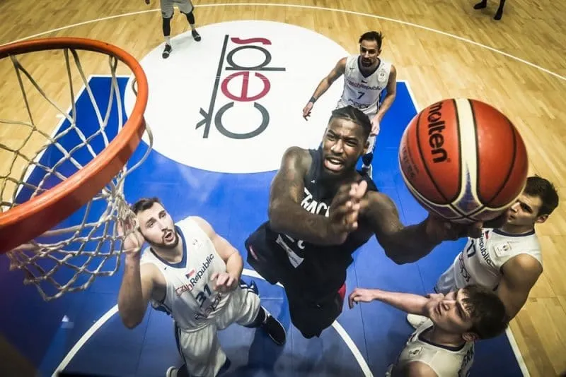 Vidéo Les meilleurs moments de la victoire des Bleus sur la République