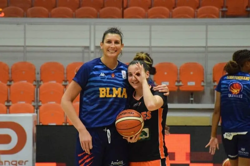 La photo: Helena Ciak et Lisa Berkani, retrouvailles heureuses