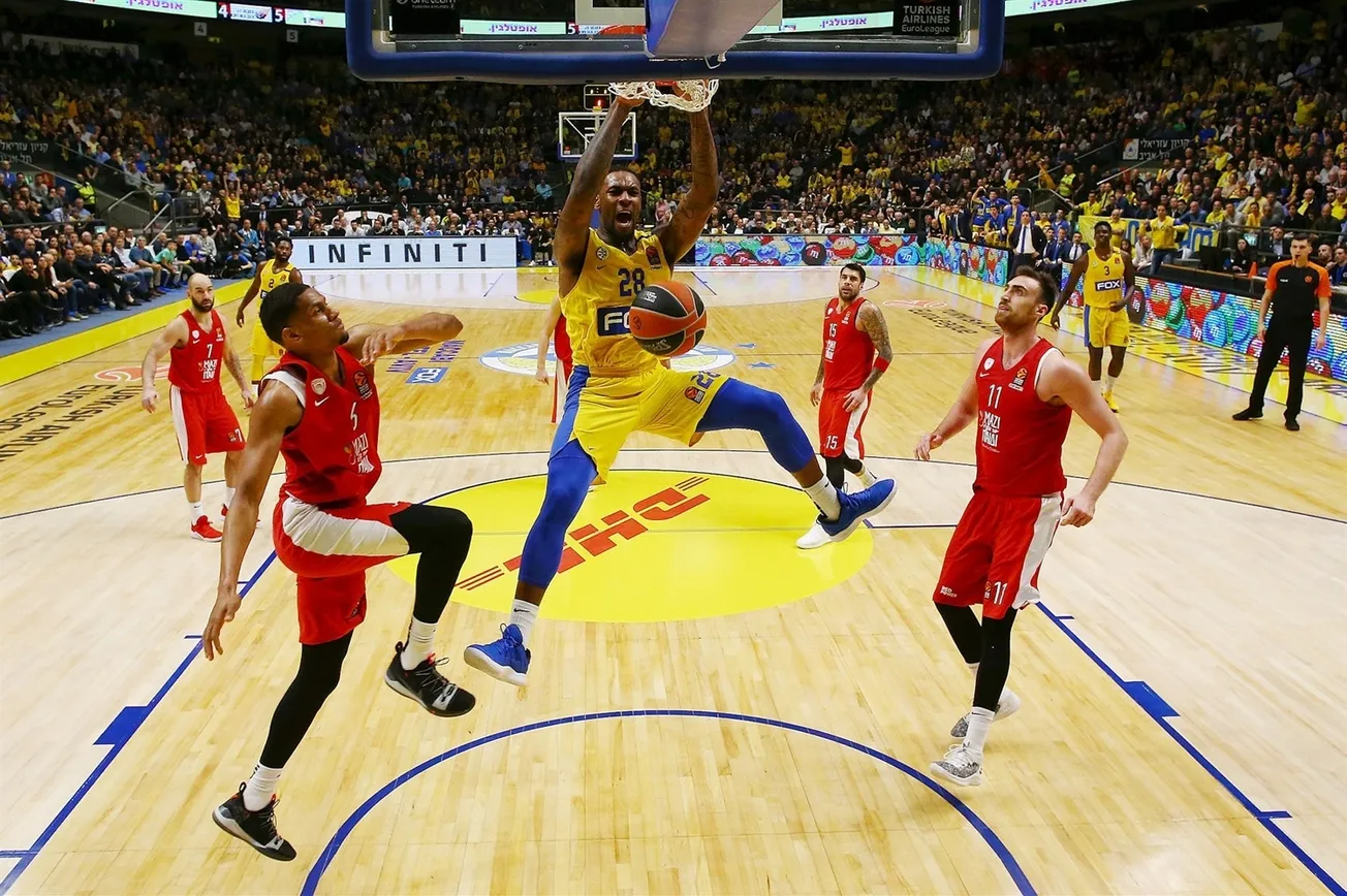 Tariq Black (Zenit St. Petersbourg), ex-équipier de Kobe Bryant, de DJ Stephens et titulaire de deux diplômes universitaires