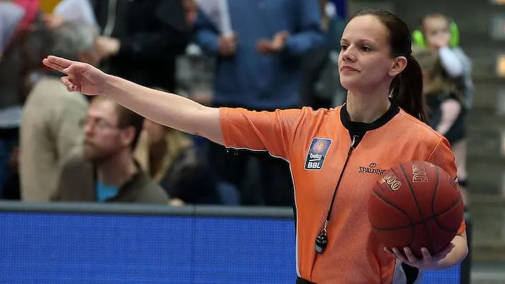 Allemagne : Pour la première fois, trois femmes vont arbitrer  un match de 1ère division masculine