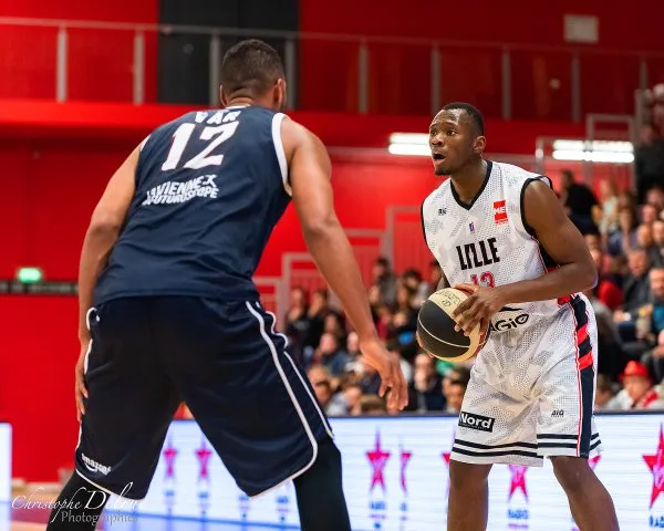 Pro B : pour son troisième match avec Lille, Luc Loubaki termine MVP face à Poitiers
