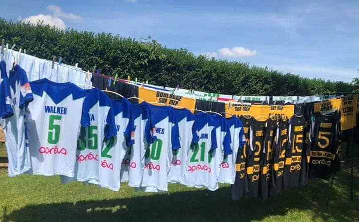 La photo: Quand c’est le club de Saint-Quentin qui lave les maillots de son adversaire boulonnais avant un match décisif !