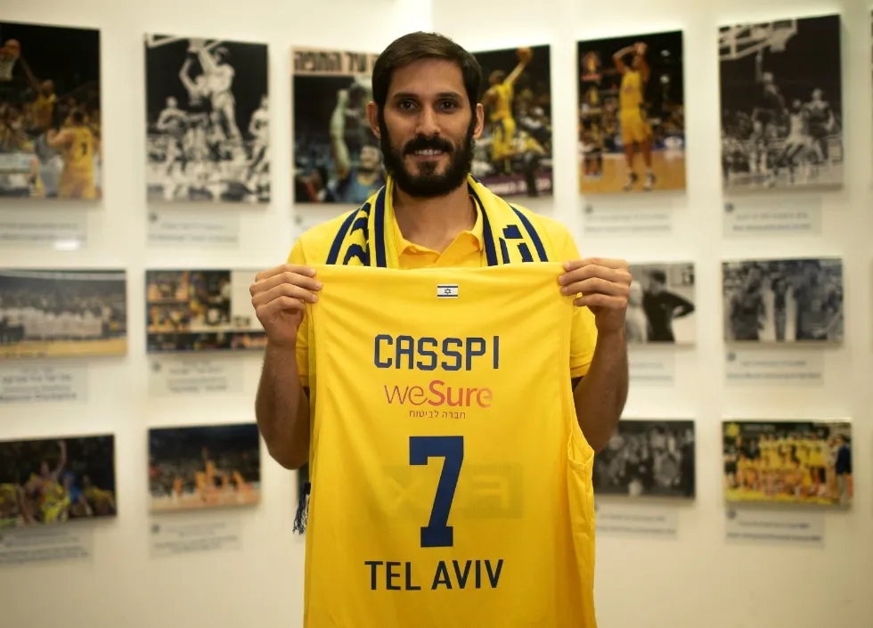 Après 10 ans en NBA, Omri Casspi retourne au Maccabi Tel-Aviv