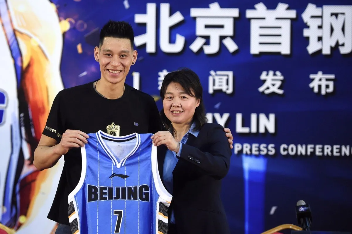 L’ex-star de NBA Jeremy Lin de retour en Chine