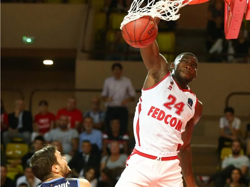 Vidéo: Time Out avec Yakuba Ouattara (Monaco)