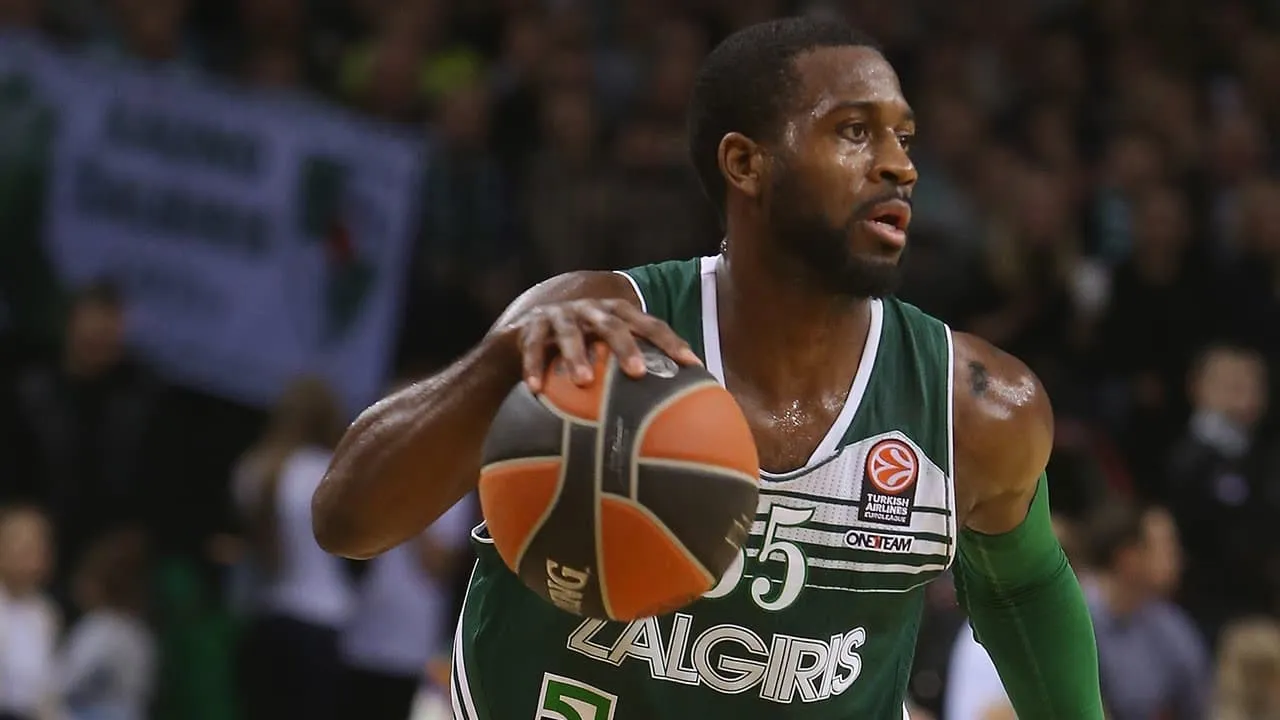 Officiel: Justin Dentmon nouveau meneur de Pau