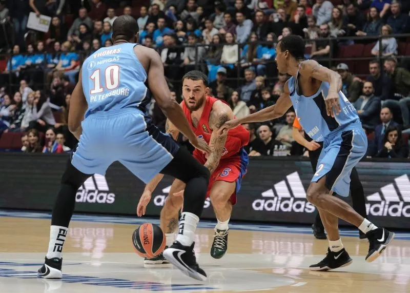 Le CSKA Moscou conserve Mike James
