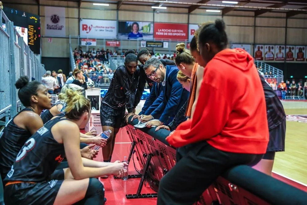 LFB – Romuald Yernaux (coach Charleville): « Il faut stopper le championnat et le reprendre plus tard »