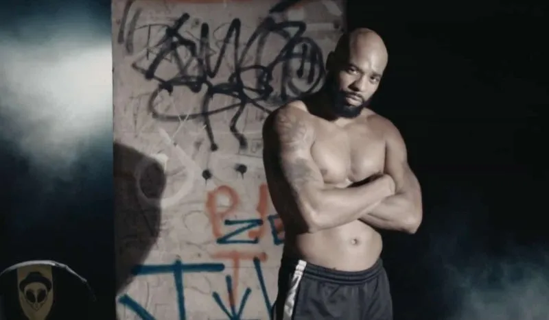 Vidéos: Larry Taylor, le meneur star du Brésil sort des clips de hip hop