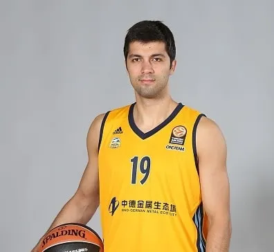 Le Macédonien Vojdan Stojanovski en renfort à Pau