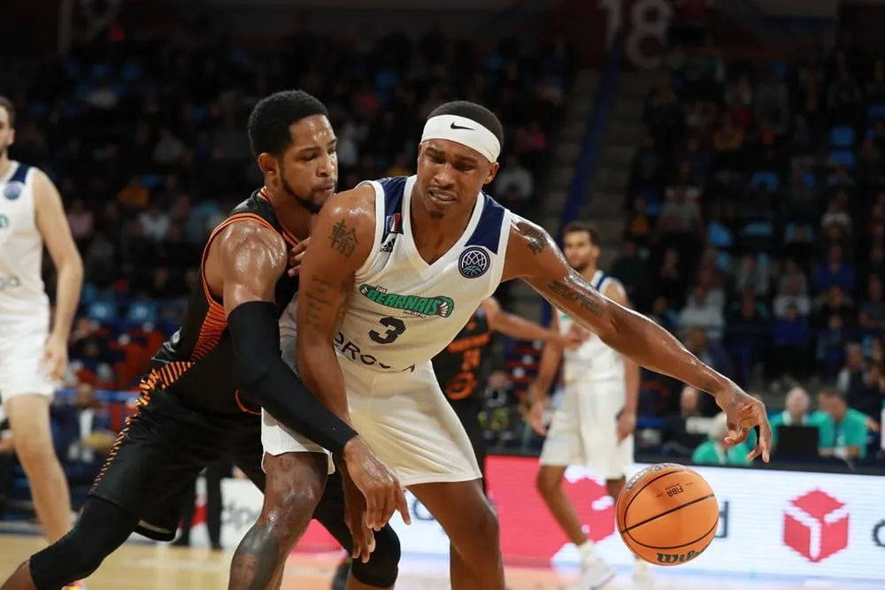 Pau cherche un pigiste médical à Tyrus McGee