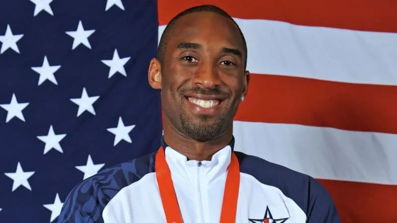 Mort de Kobe Bryant : le procès des photos du crash d’hélicoptère s’ouvre