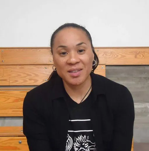 Féminines: Saison universitaire et équipe nationale, la coach américaine Dawn Staley dans le flou