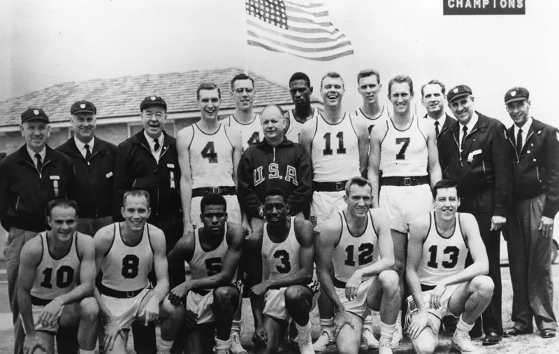 Bill Russell, héros des Jeux Olympiques de Melbourne en 1956 : « La médaille d’or est mon trophée le plus précieux »