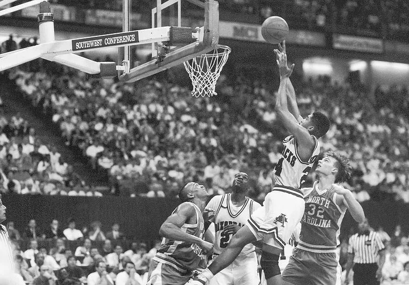 L’ancien joueur du championnat de France, Lenzie Howell est décédé à 52 ans