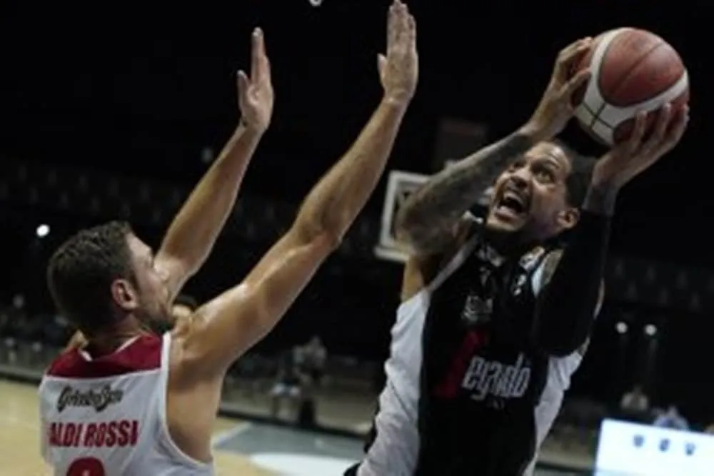 Suppercopa italienne : la Virtus Bologne qualifiée pour le Final Four
