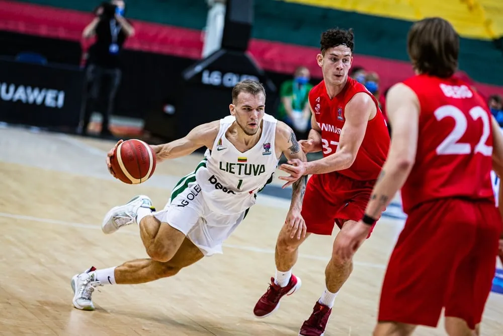 Qualifications EuroBasket 2022 : Le coach lituanien félicite Arnas Velicka (Champagne Basket)
